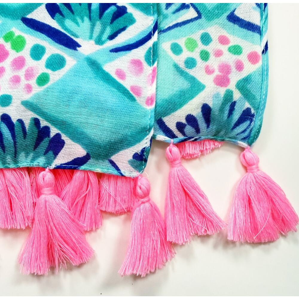 Lilly Pulitzer Resort Scarf in Multi Island Escape Engineered - Picture 4 of 6